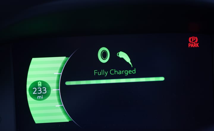una pantalla de autonomía en la venta de coches eléctricos